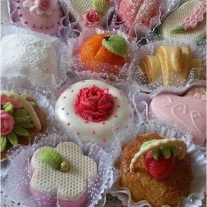 Meet your Posher, Yara